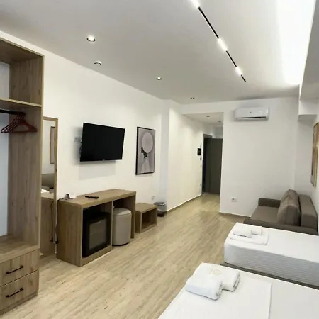 Moonlight Hotel *