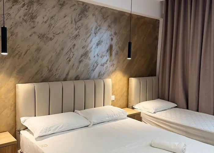 Отель Moonlight *