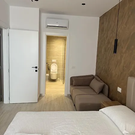 Moonlight Hotel